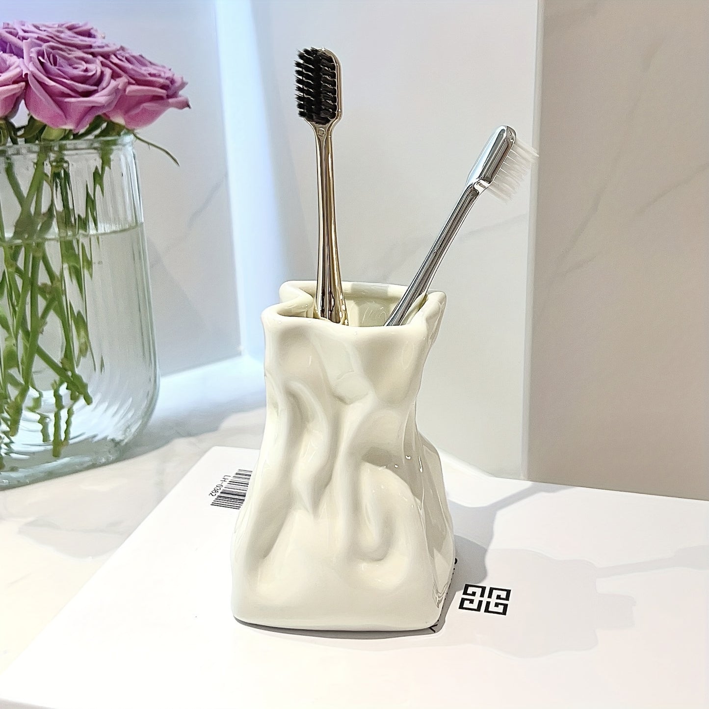 A Creamy Wind-bound Mouthwash Toothbrush Holder